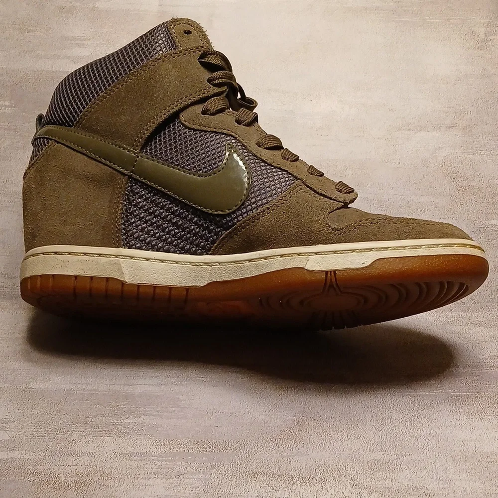 Nike Woman's Olive Green Suede & Mesh Dunk Sky Hidden Wedge High-Top Sneakers 8 - Picture 2 of 7